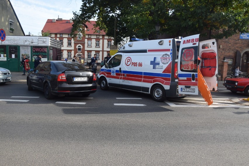 Potrącenie rowerzystki na ulicy Piłsudskiego w Kościanie FOTO
