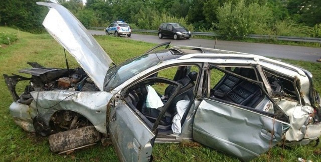 Prokuratura nadal nie ustaliła, który z bliźniaków prowadził auto i spowodował śmiertelny wypadek