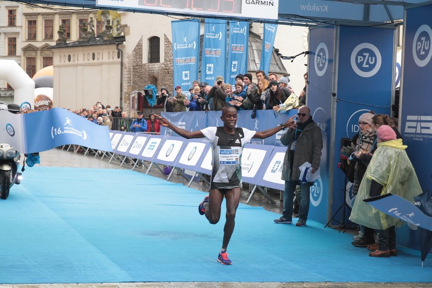 Cracovia Maraton 2017. Kenijczyk Cosmas Mutuku Kyeva wygrał w maratonie krakowskim [ZDJĘCIA Z METY]