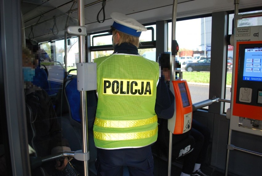 Więcej kontroli policji w Rzeszowie. Sprawdzą, czy nosimy maseczki w autobusach i w sklepach
