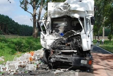 Okonek. Ciężarówka na K-11 wjechała w autobus z prawie 40 pasażerami