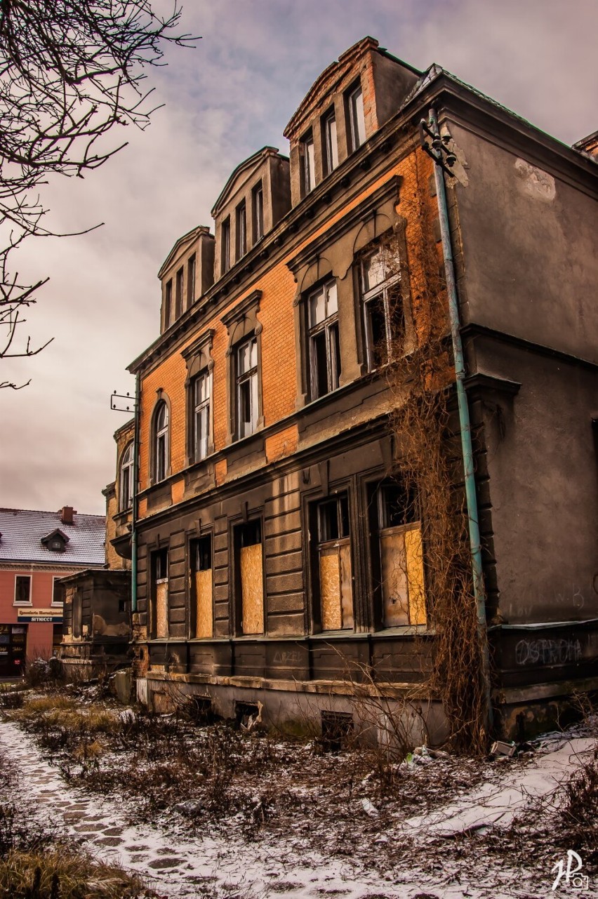 Urban exploration 2022. Budynek starej przychodnia w...