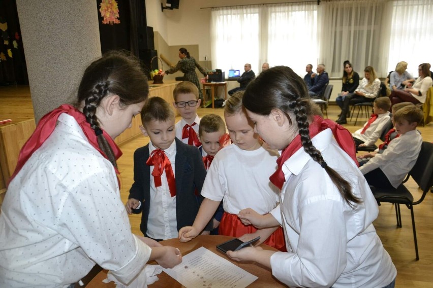 Pierwszaki z Badurówki w Międzyborzu już po ślubowaniu