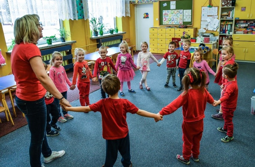 Przy naborze Toruń daje dodatkowe punkty pracującym i...