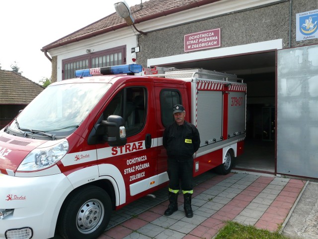 Naczelnik Marian Molek wierzy, że strażacy nie stracą remizy