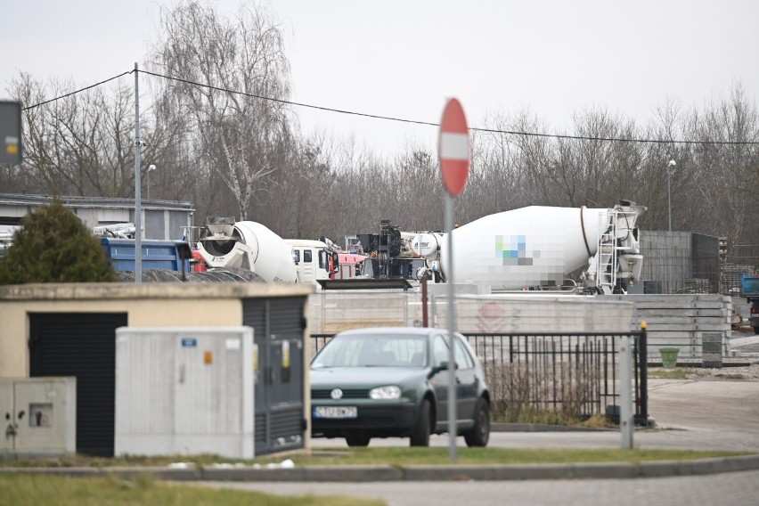 Tragiczny wypadek w betoniarni przy ul. Chełmińskiej w Grudziądzu. Nie żyje mężczyzna