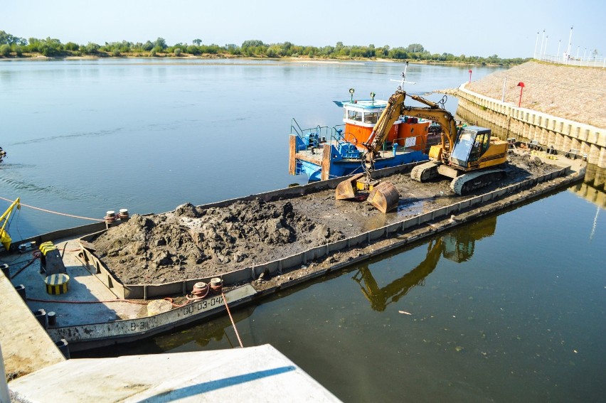 Bomba przy grudziądzkiej Marinie. Odkopano ją podczas pogłębiania wejścia do portu [wideo]