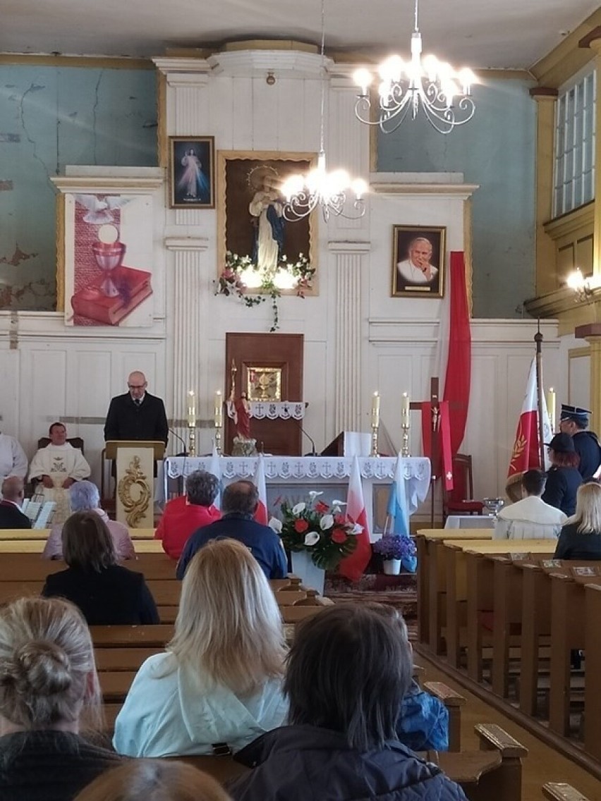 Uroczystości odbyły się w kościele p.w. Niepokalanego Serca...