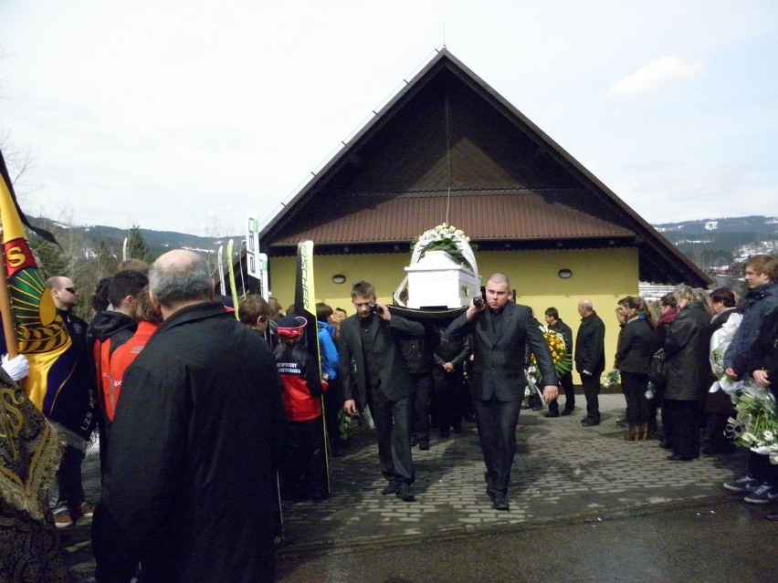 Pogrzeb Antoniego Juroszka, skoczka z Istebnej [ZDJĘCIA]