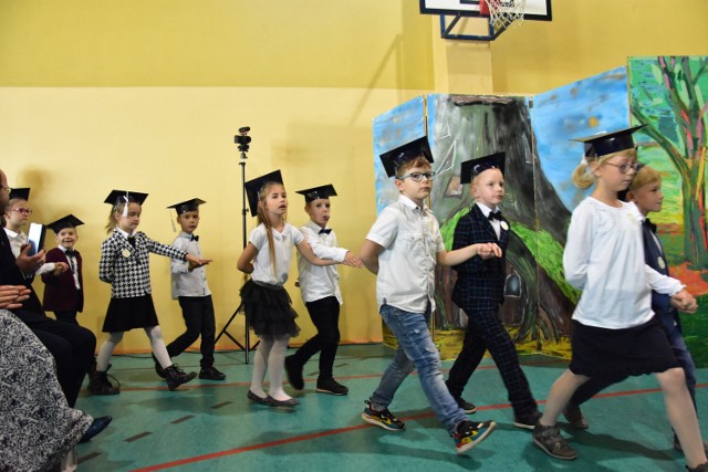 Pasowanie na ucznia w Szkole Podstawowej nr 5 w Żninie (14.10.2022).