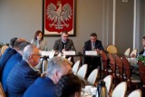 Wiceszef MSWiA Paweł Szefernaker rozmawiał w Rzeszowie z samorządowcami o drugiej fali uchodźców wojennych