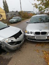 Wypadek na Papieżka. Wjechała w stojące na poboczu bmw