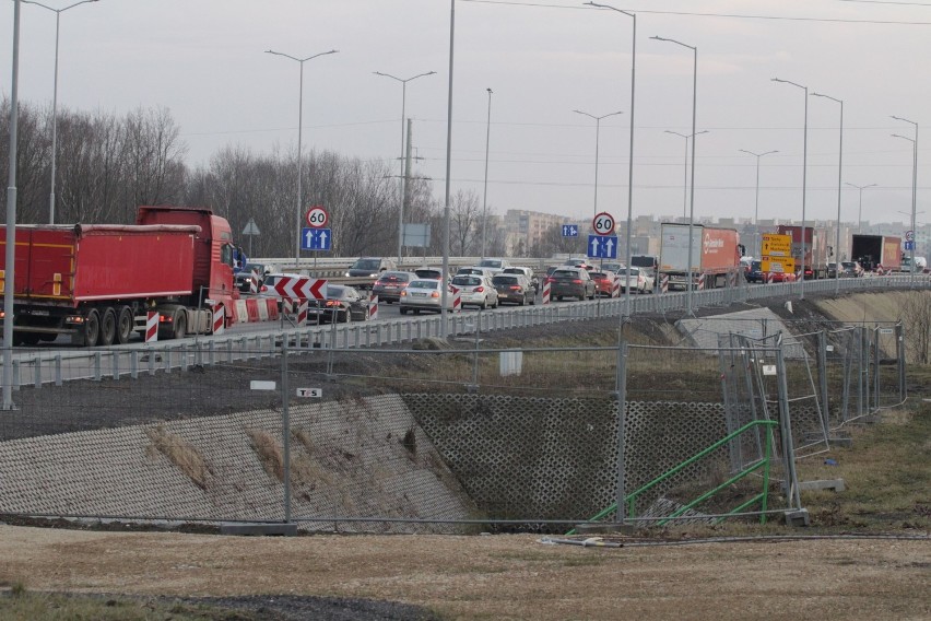 Nowa organizacja ruchu na węźle Giszowiec. Część...