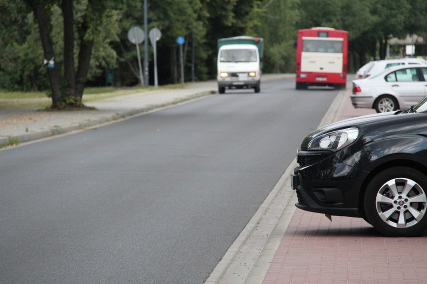 Ulica Zakładowa to długa prosta, ale jechać trzeba tędy...