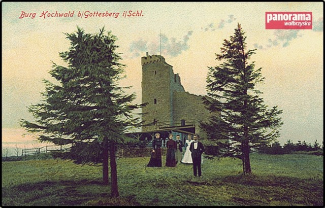 Wieża widokowa na Chełmcu został zbudowana w latach 1887-88