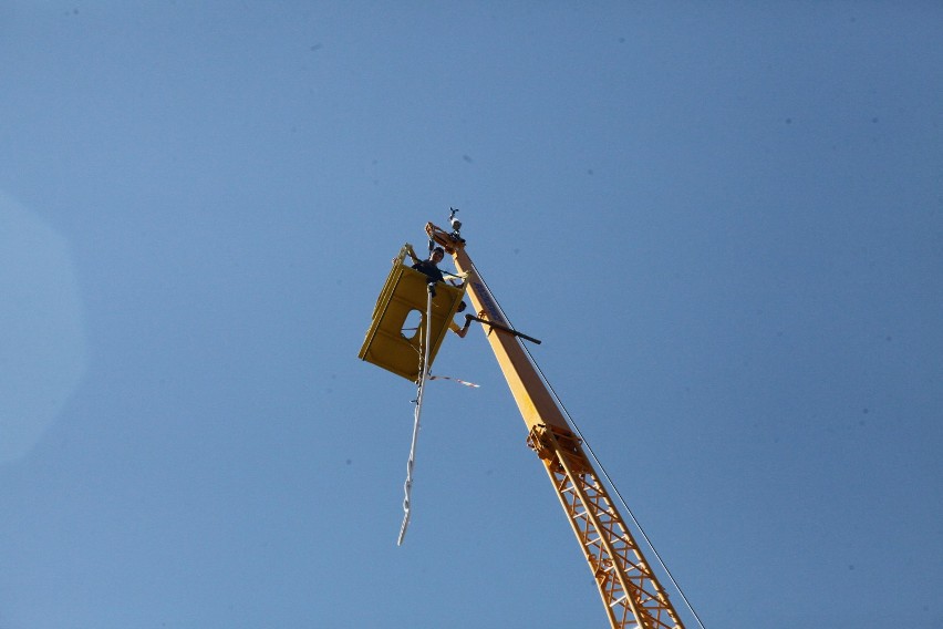 Skoki na bungee w Łodzi, Manufaktura