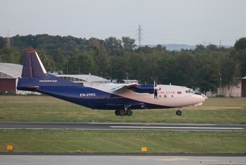 Antonow An-12BK na Lotnisku w Łodzi