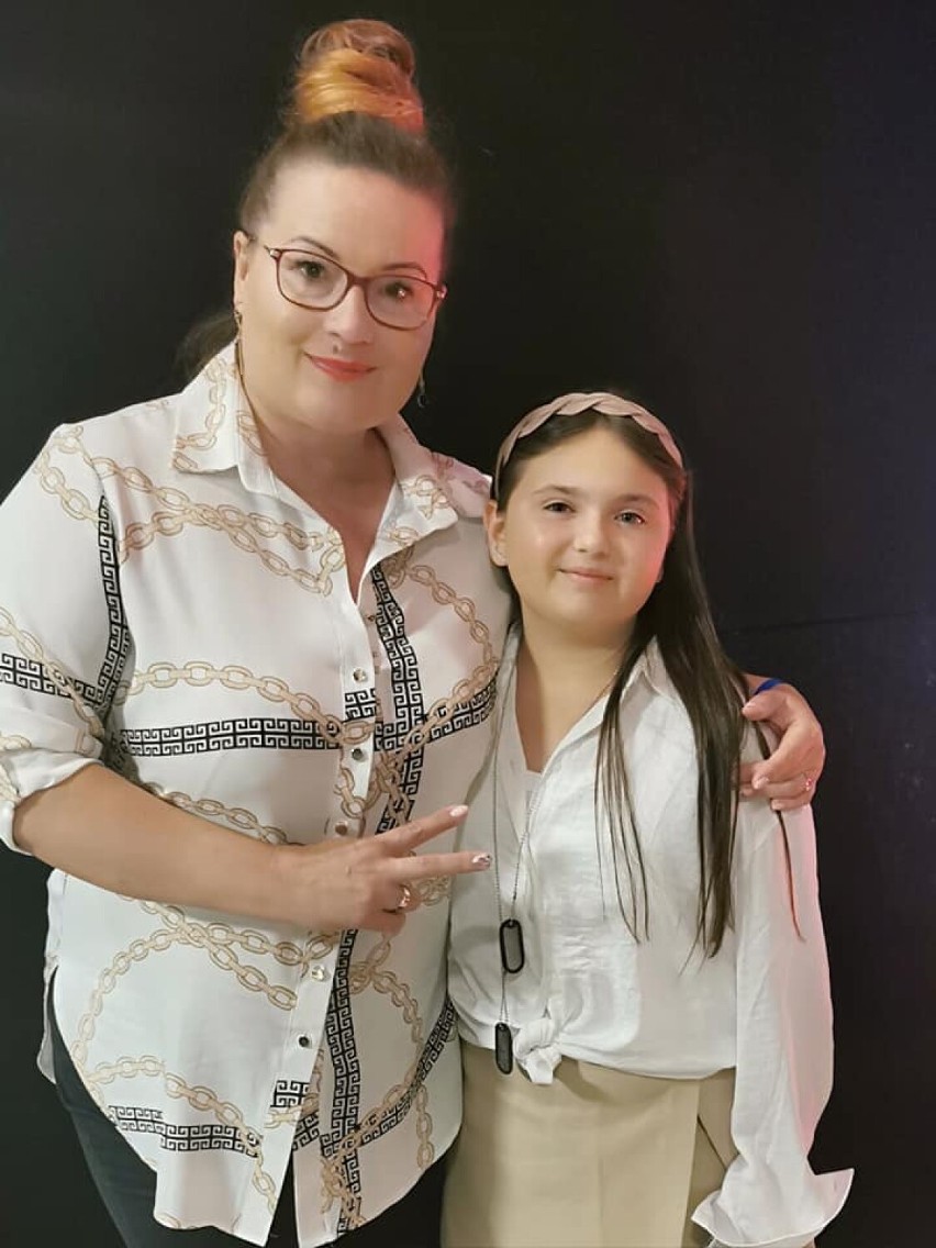 Radomsko. Julia Kuś i Kornelia Woźniak w The Voice Kids. Kiedy oglądać podopieczne Violetty Ojrzyńskiej?