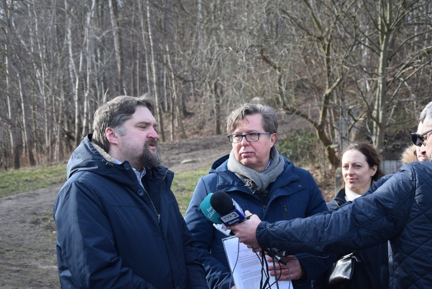 Społecznicy i Platforma Obywatelska chcą uporządkowania terenu po dawnych basenach na Polance Redłowskiej