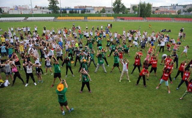 W sobotę uczestnicy Światowych Dni Młodzieży spotkali się na stadionie "Czuwaju" w Przemyślu. Młodzi ćwiczyli aerobik i rywalizowali w grach sportowych.

