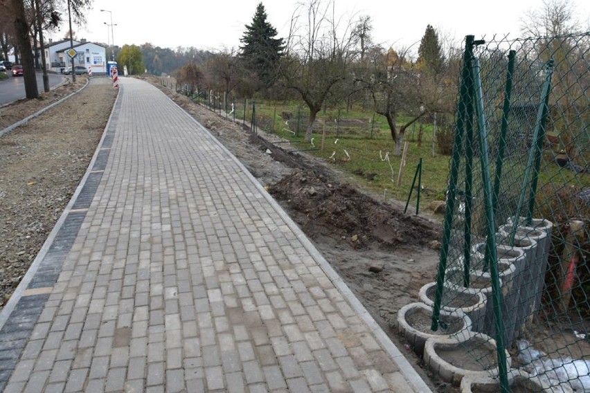 GORZÓW WLKP. Nowa ścieżka rowerowa w Gorzowie. Jak idzie budowa trasy dla jednośladów przy ul. Żwirowej? [ZDJĘCIA]