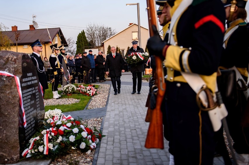 Powiat łowicki. Widowiskowe obchody Święta Niepodległości w Łyszkowicach