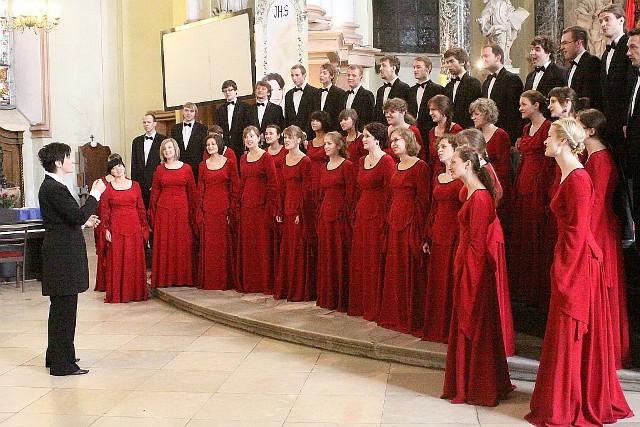 Chór Akademii Medycznej we Wrocławiu pod dyr. Agnieszki Franków-Żelazny