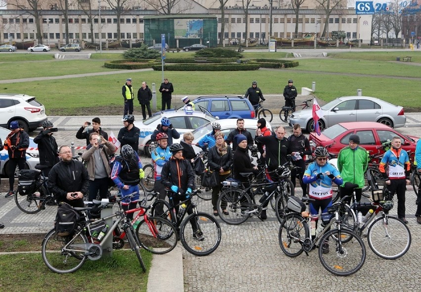 Ponad setka rowerzystów wyruszyła ze Szczecina do Malmö [zdjęcia, wideo] 