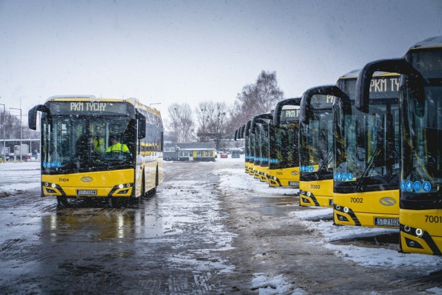 Nowe autobusy są wyposażone m.in. w klimatyzację, system liczenia pasażerów, monitoring. 8 miesięcy temu PKM Tychy podpisał umowę na dostawę 10 nowych autobusów o wartości ponad 13 mln zł. 16 stycznia zostały oficjalnie przekazane Tychom. Jeszcze w tym tygodniu wyjadą na trasy metropolii GZM i będą obsługiwały głównie linie metropolitalne. >>>