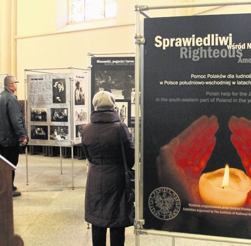 Wystawa "Sprawiedliwi wśród Narodów Świata" w katedrze w Łodzi