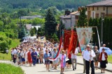 Setki osób w procesji Bożego Ciała w parafii Świętego Judy Tadeusza w Starachowicach. Zobaczcie zdjęcia