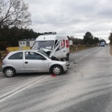Śmiertelny wypadek między Rękorajem a Karlinem na DK 12/91. Dwie osoby zginęły w zderzeniu osobówki i samochodu dostawczego