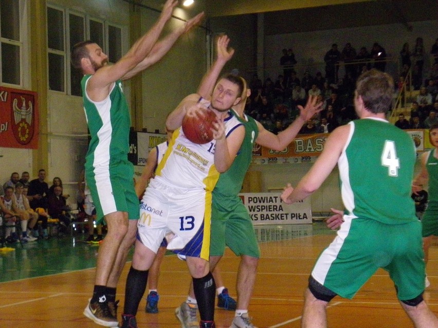 Koszykówka: Basket Piła uległ faworyzowanemu Koszowi Pleszew 62:86. Zobacz galerię zdjęć