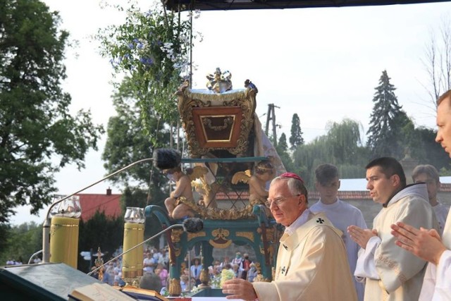 Sierpień 2020. Arcybiskup Marek Jędraszewski podczas uroczystości religijnych w Kalwarii Zebrzydowskiej