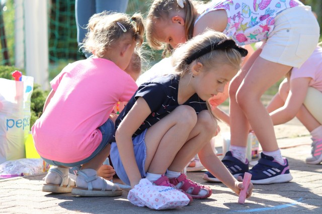Dzieci aktywnie spędziły czas podczas pikniku przedszkolnego, który miał miejsce 1 czerwca.