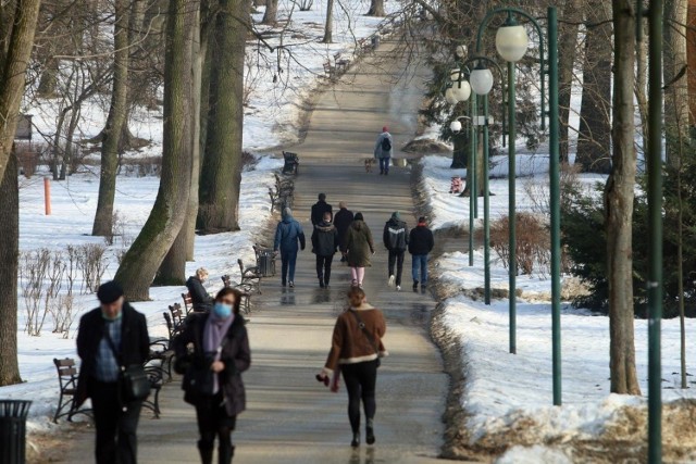 Odwilż ma potrwać do wtorku, 4 stycznia. Od środy przewidywany jest powrót  śnieżnej zimy.