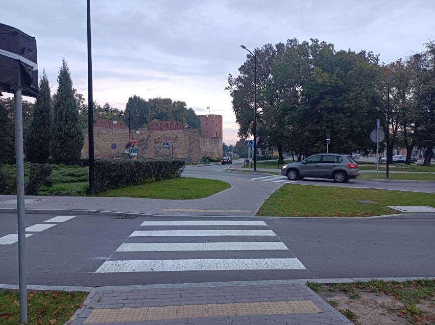 Koniec igrania z bezpieczeństwem pieszych w rejonie rond w centrum Wielunia 