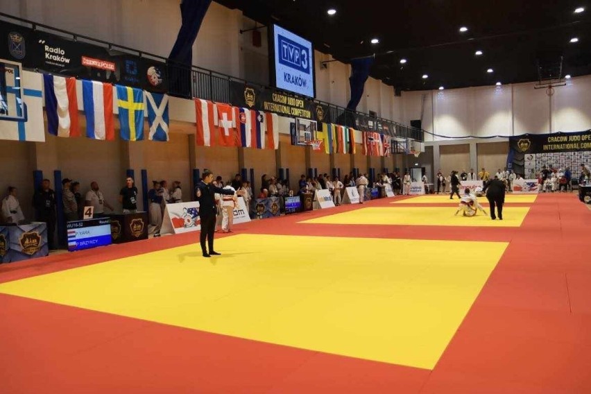 W krakowskiej hali AWF walczyli młodzi judocy z 20 krajów.