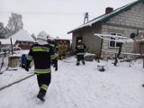 Wólka. Pożar domku jednorodzinnego. Kilka jednostek straży pożarnej w akcji