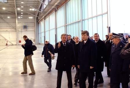 W ubiegłym roku otwarto nowoczesny hangar w Krzesinach. Fot....