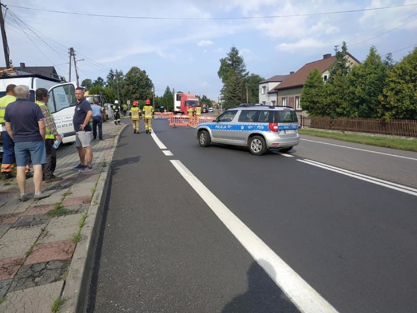 Uszkodzony gazociąg w Porębie. Ewakuowano mieszkańców domów...