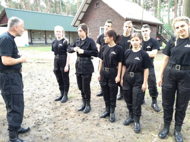Biwak klas mundurowych i rehabilitacyjno-zdrowotnych z ZSP1 w Radomsku