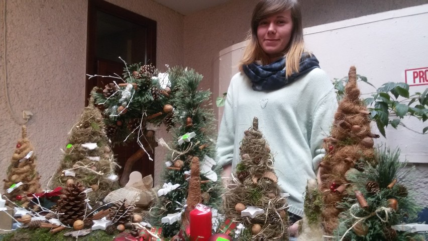 Kiermasz świąteczny w Mikołowie: Małe choinki też mają fanów