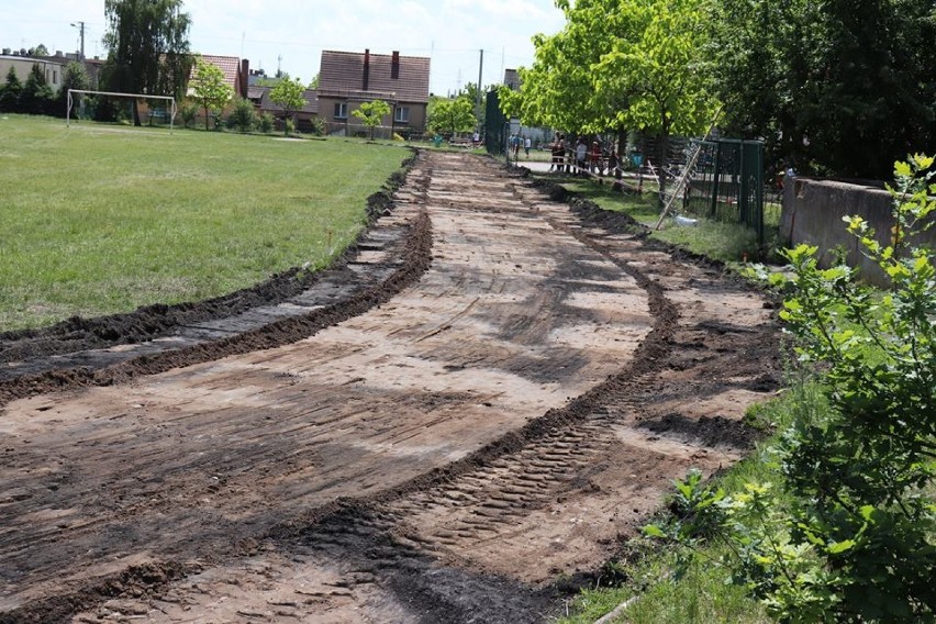 Ruszyły prace na boisku. Wkrótce powstanie tu nowoczesny obiekt lekkoatletyczny 