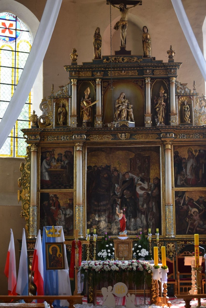 I KOMUNIA ŚWIĘTA: Uroczystości komunijne w parafii pw. św. Stanisława BM w Kobylinie [FOTOGALERIA + FILM]