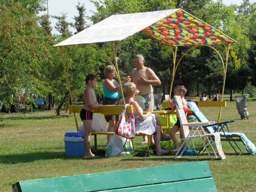 Żorzanie uwielbiają spędzać słoneczne dni na basenie w Roju. W weekedny przychodza tłumy