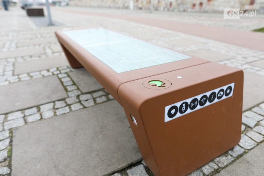 Solarne ławki w Szczecinie ciągle jedynie do siedzenia? Inne funkcje przegrały z wandalami 