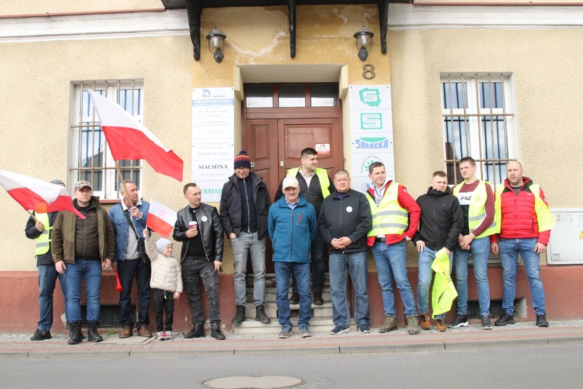 Rolnicy znów protestowali w Koninie. Tym razem bez ciągników. Chcieli porozmawiać z Michałem Kołodziejczakiem