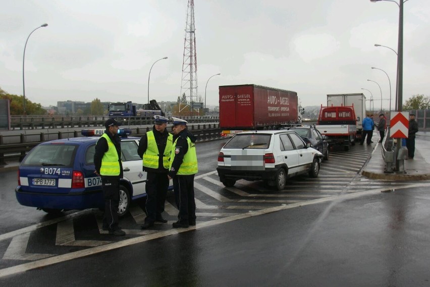 Wrocław: Zderzenie czterech aut na Gądowiance (ZDJĘCIA)