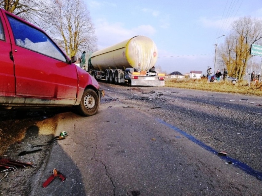 Wypadek w Rząśni. 19-letni kierowca miał ponad 3 promile alkoholu